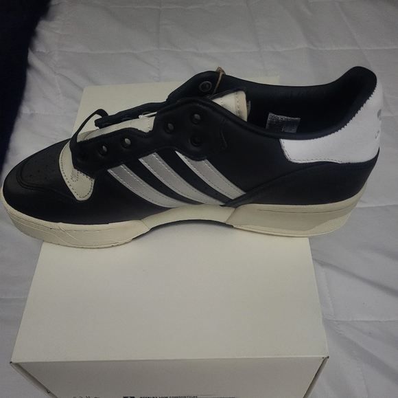 Adidas Rivalry  Consortium - Picture 2 of 12